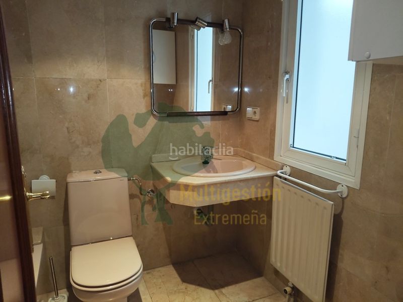 Foto 4c0a52d0-e02f-494d-9972-a57b9fab2c29. Alquiler piso  en calle peatonal san pedro de alcantara. en Cáceres