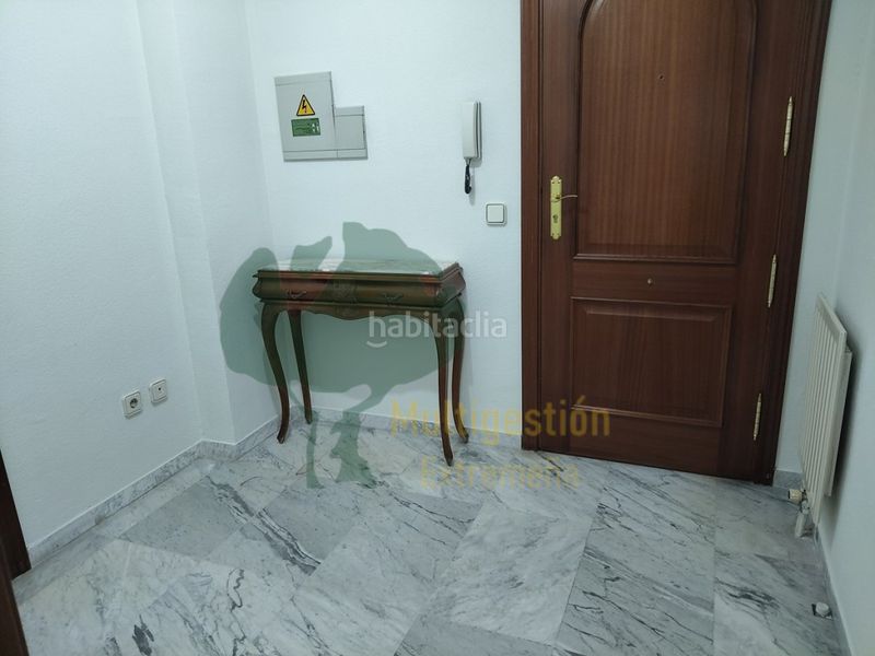 Foto 64523cf8-4866-46d4-ba72-d5a875d1f7c3. Alquiler piso  en calle peatonal san pedro de alcantara. en Cáceres