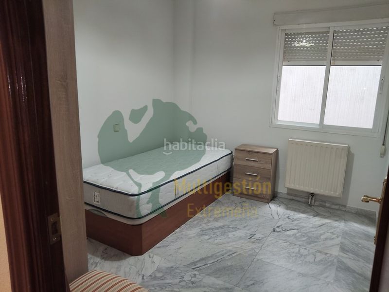 Foto 847ce94b-1e8f-41d6-ac62-225fe5db884a. Alquiler piso  en calle peatonal san pedro de alcantara. en Cáceres