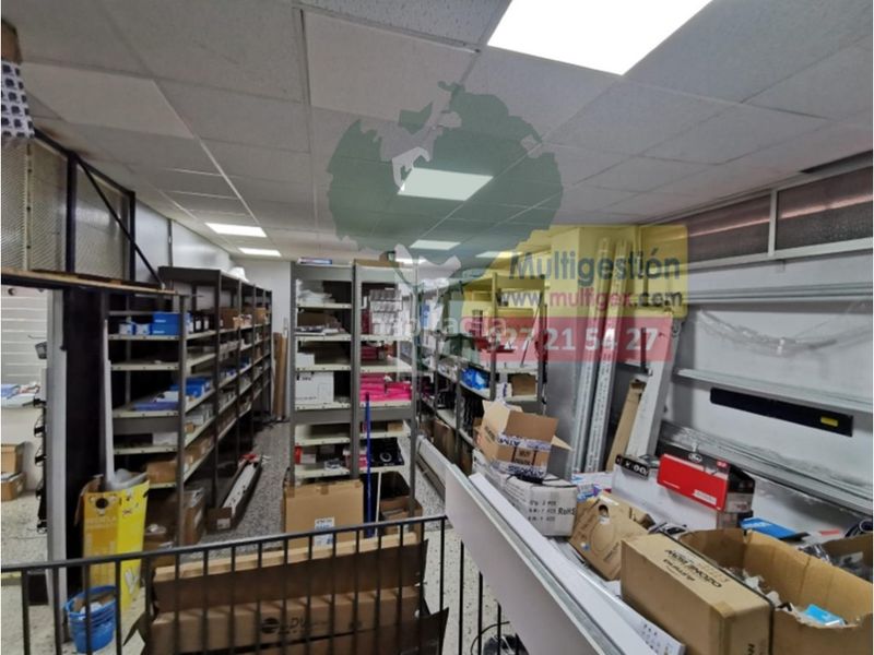 Foto d791fbef-20a7-4353-921e-72926c728e8f. Local comercial a Centro Cáceres