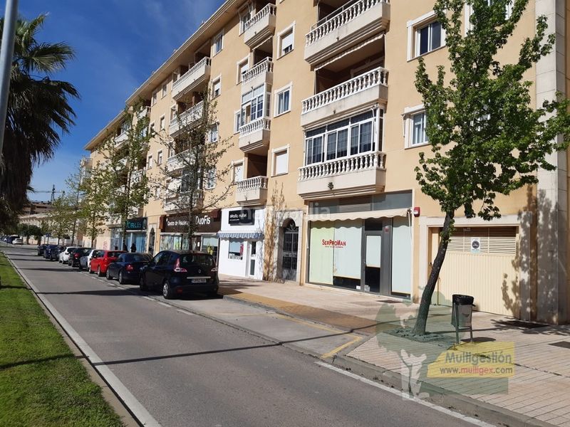 Foto 0e6e1df0-33b9-4f68-9c44-b6fa30c1d12a. Local comercial a nuevo Cáceres Cáceres