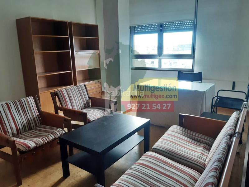 Foto b09576be-590e-432a-a6cf-5819a405c624. Lloguer apartament a Centro Cáceres