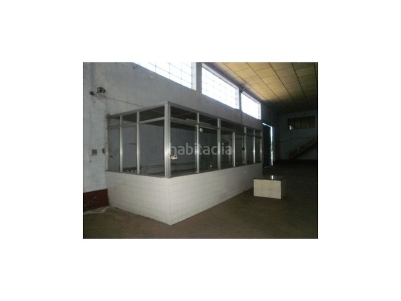 Foto c4f0cce7-f24e-4f87-b76c-354fd8b712e9. Nau industrial a nuevo Cáceres Cáceres