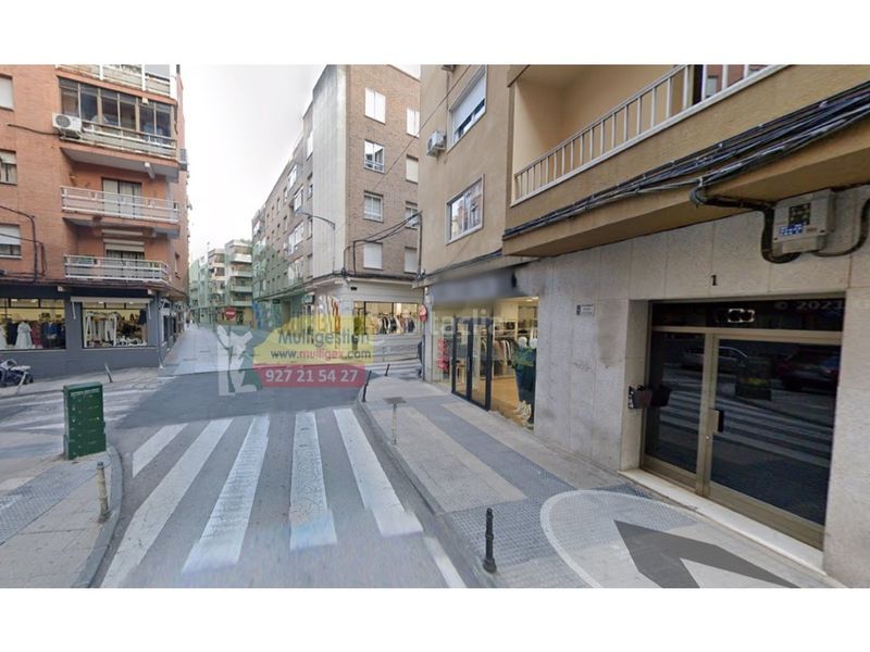 Foto f2e2476d-19df-4e1e-85a8-979e572fbd9a. Local comercial a Centro Cáceres