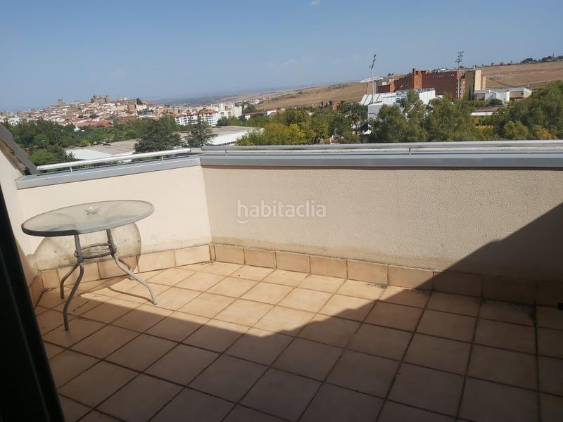 Foto 0121a0ff-7e5e-4bda-8b76-5f582f36c9f3. Lloguer dúplex amb calefacció aparcament piscina a Cáceres