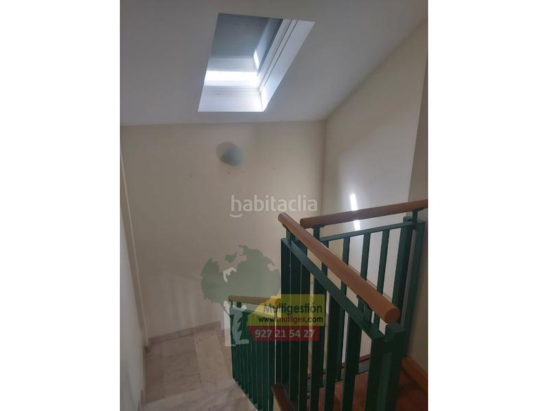 Foto ca731237-eccc-484b-b5cb-e97ab040c892. Rent duplex with heating parking pool in Centro Cáceres