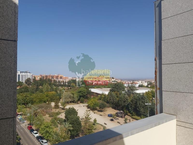 Foto d7be8ea9-f51a-4b34-b8c4-adddc46678bc. Rent duplex with heating parking pool in Centro Cáceres