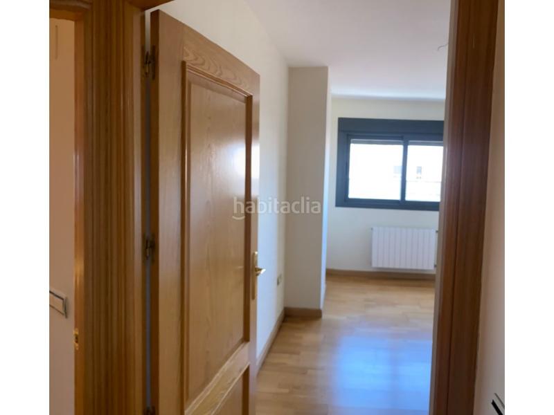 Foto 09cdc867-fdd9-4bc5-832e-e9ce53471b6d. Apartament amb aparcament a Centro Cáceres