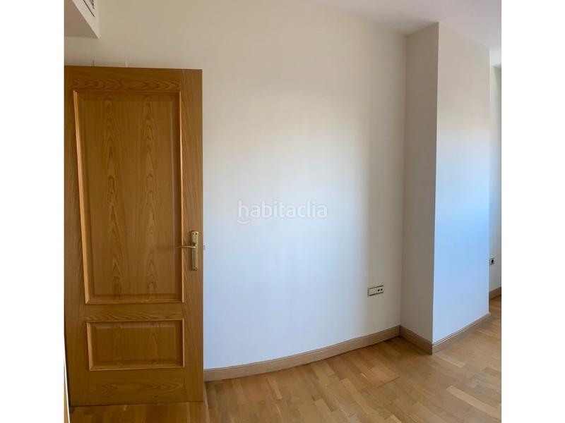 Foto 42ac1a67-1cc5-4600-8699-97966c7fd4eb. Apartament amb aparcament a Centro Cáceres
