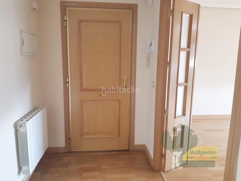 Foto 635ce03a-e61d-432b-8cd1-f7ac131bf095. Apartament amb aparcament a Centro Cáceres