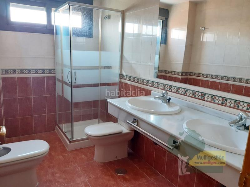 Foto 6814436d-bcae-471f-9ca0-a318085aeeaf. Apartament amb aparcament a Centro Cáceres