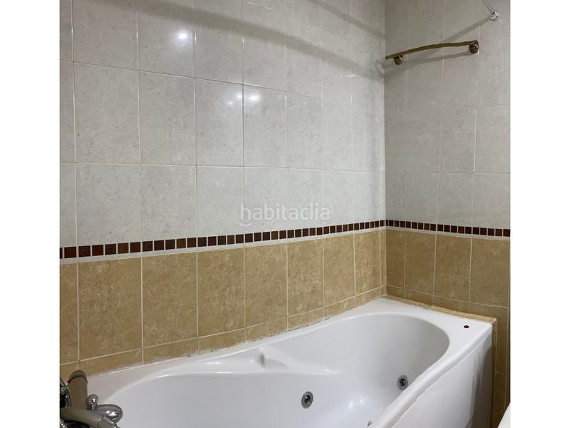 Foto 763b80f7-65a1-47b3-ba64-2adf2037e658. Apartament amb aparcament a Centro Cáceres