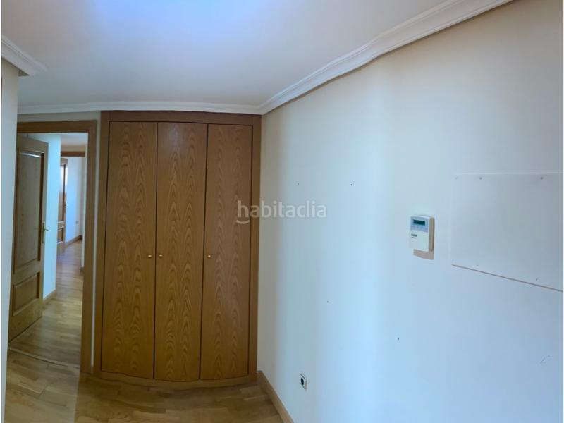 Foto 9a854156-6150-42bf-82bc-83d8370fa667. Apartament amb aparcament a Centro Cáceres