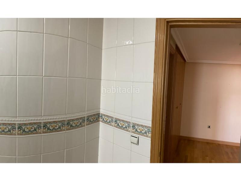 Foto aa019a98-276d-4974-8618-be371292e8e9. Apartament amb aparcament a Centro Cáceres
