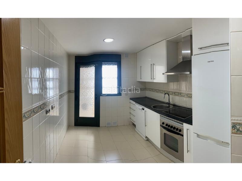 Foto b7464ec1-113d-4a55-be39-60128f884908. Apartament amb aparcament a Centro Cáceres