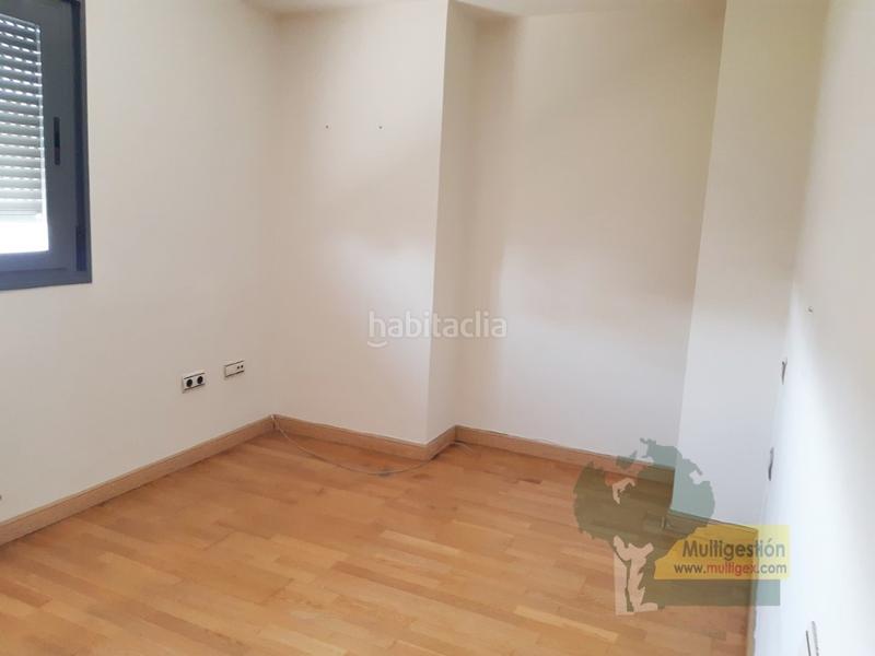 Foto bb4b6f46-65fd-40c7-b704-82551a23496b. Apartament amb aparcament a Centro Cáceres