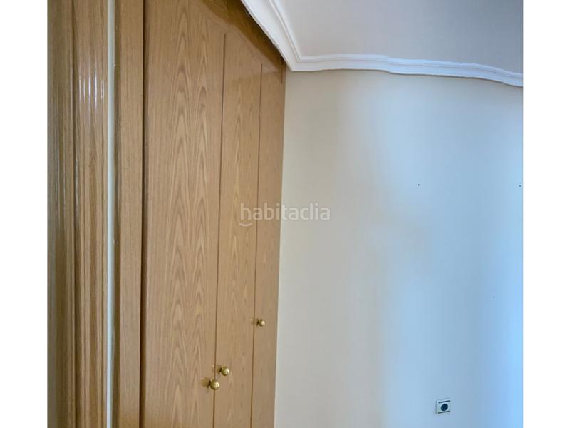 Foto bc909b74-b12e-4450-a102-9bffb5c319e5. Apartament amb aparcament a Centro Cáceres