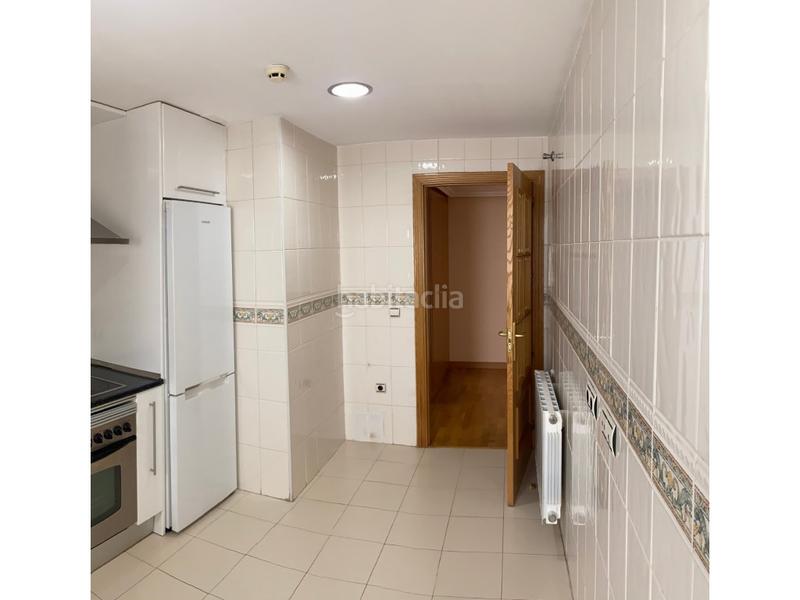Foto d461f1e4-16e4-4eda-8c1c-5f747e185e16. Apartament amb aparcament a Centro Cáceres