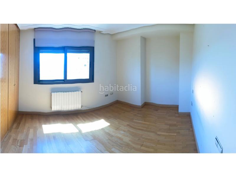 Foto dae59b79-59f5-4892-a14c-893a78532d83. Apartament amb aparcament a Centro Cáceres