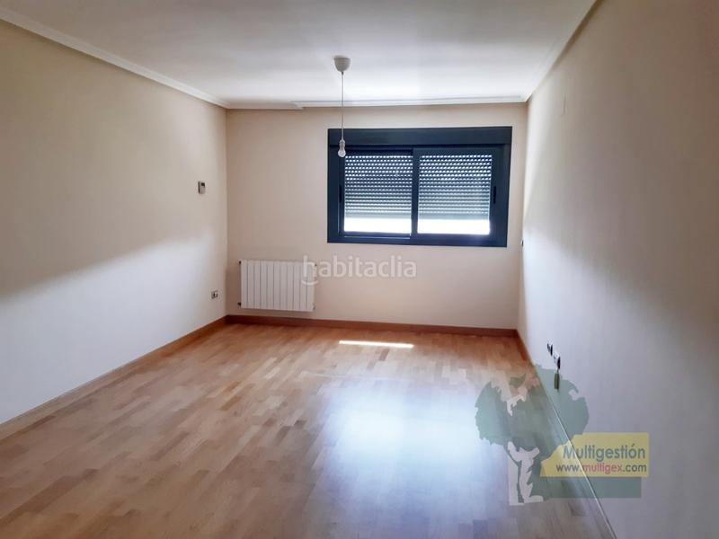 Foto e64573bc-b937-4ca1-8aad-9c150d6a7202. Apartament amb aparcament a Centro Cáceres