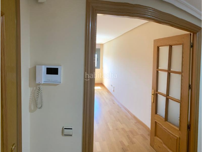 Foto e942a8b8-fde1-49a0-b0d4-553a2079d50a. Apartament amb aparcament a Centro Cáceres