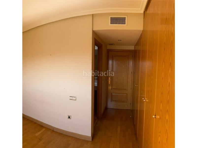 Foto fd82b420-efad-4a55-9caf-572c63d5ccc7. Apartament amb aparcament a Centro Cáceres