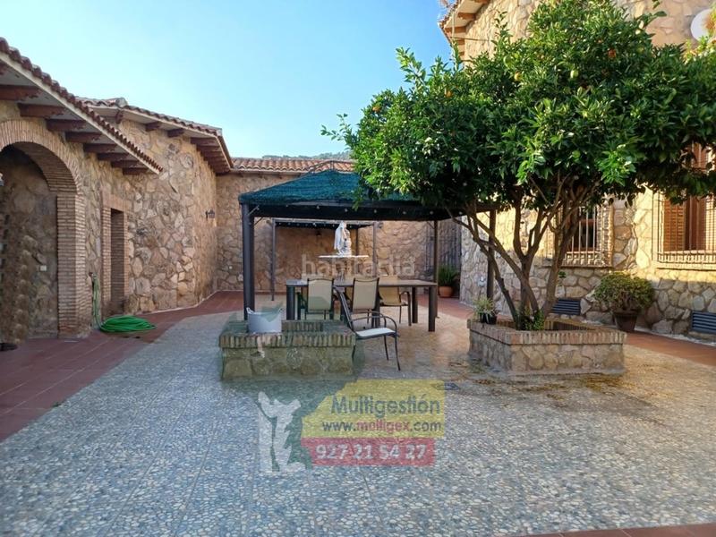 Foto 2c1bb0b1-3411-4c67-a046-ed495b708079. Xalet amb aparcament piscina a Sierra de Fuentes