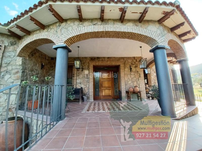 Foto 94659d71-6c9d-48f7-b44e-0b8ef4331194. Xalet amb aparcament piscina a Sierra de Fuentes