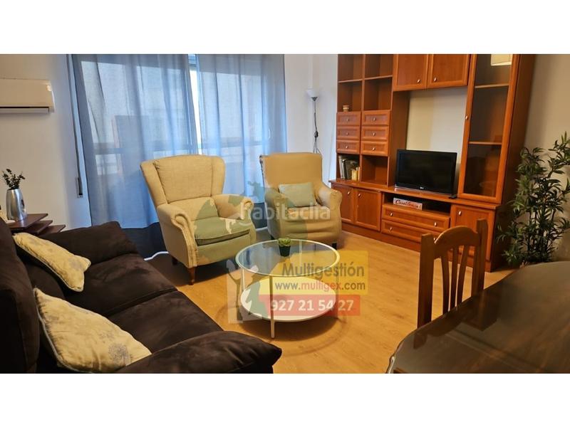 Foto f8e855eb-e210-47f2-a04d-282126755b4e. Location appartement dans Centro Cáceres