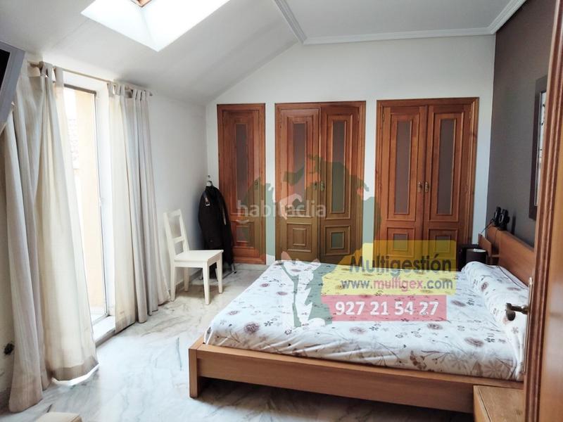 Foto 0fc2921b-68d0-4394-91ef-fb500d6ddc82. Dúplex  fantástico céntrico con garaje y trastero en Cáceres