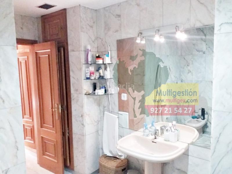 Foto ff5900b5-ff1f-494d-9019-1ba22a79505e. Dúplex  fantástico céntrico con garaje y trastero en Cáceres