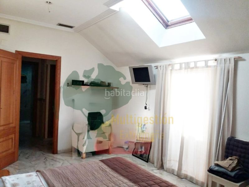 Foto 44546ffb-e1d8-401a-a59b-6236b5995447. Duplex with parking in Centro Cáceres