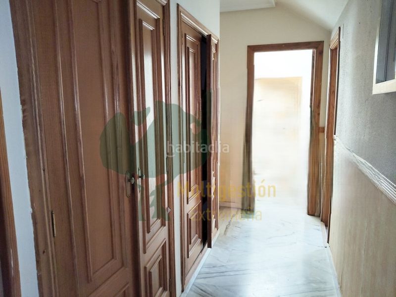 Foto 5fa4755b-5494-497f-842f-bc5fc43723f1. Duplex with parking in Centro Cáceres