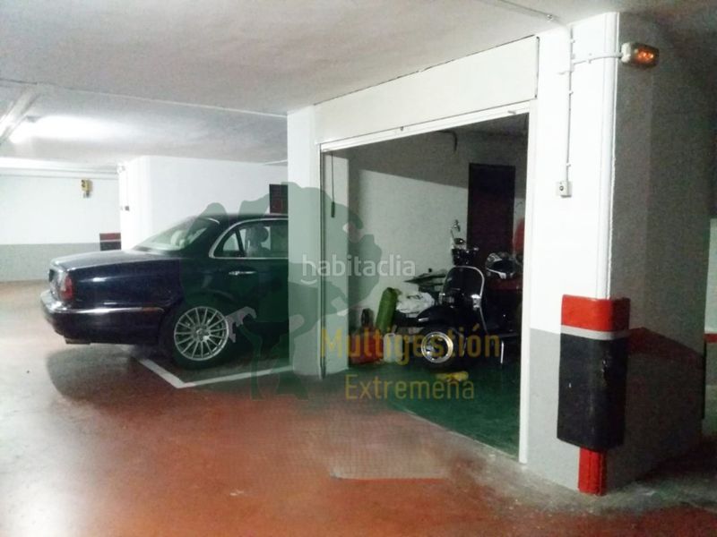 Foto 680c5ca8-ea00-4868-acd8-eb50802fa260. Duplex with parking in Centro Cáceres