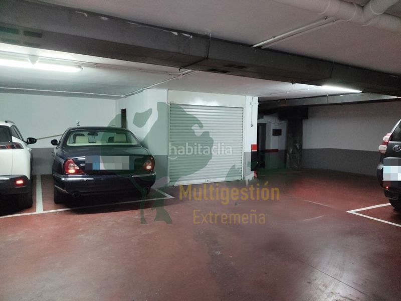 Foto bd5ad9d6-2877-4c10-b347-86d33a275034. Duplex with parking in Centro Cáceres