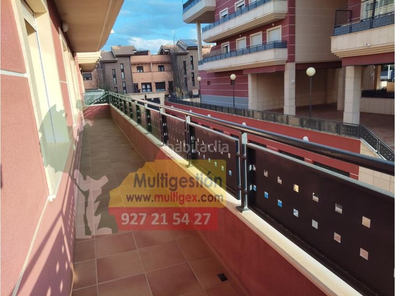 Foto 29bb2f6f-48c4-4751-8c6f-2118904c413b. Rent flat with parking in Montesol - Mejostilla Cáceres