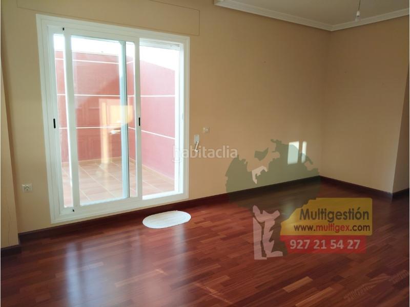 Foto 324b8ee2-6bd0-4093-a211-3ccedae1c7e4. Rent flat with parking in Montesol - Mejostilla Cáceres