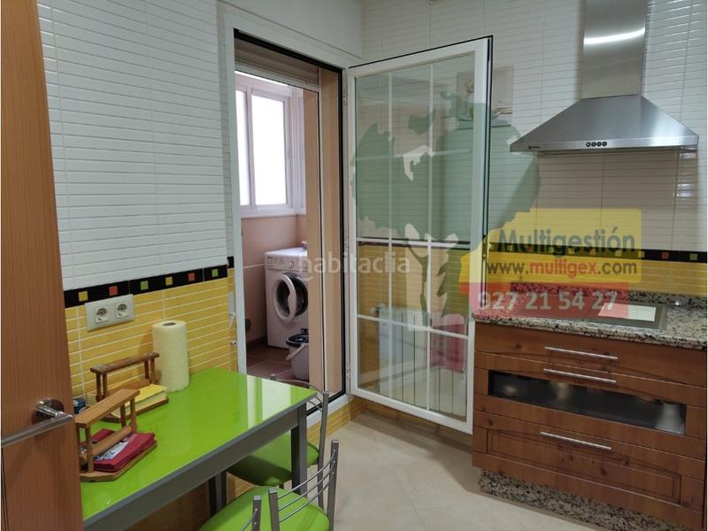 Foto 5576d6bd-ca7f-48a7-beb2-0a12e0282ba5. Rent flat with parking in Montesol - Mejostilla Cáceres