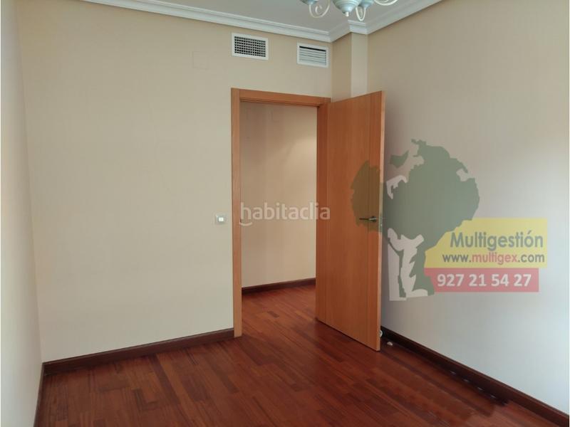Foto 7505118c-e117-4e8d-9f6f-ee8036d42aea. Rent flat with parking in Montesol - Mejostilla Cáceres