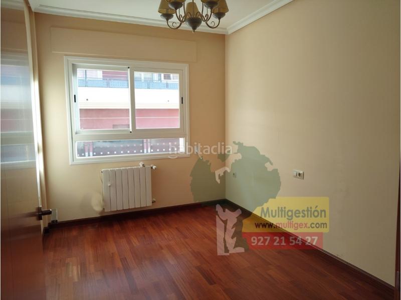Foto c332c084-00e2-4cac-a013-754dd4064670. Rent flat with parking in Montesol - Mejostilla Cáceres