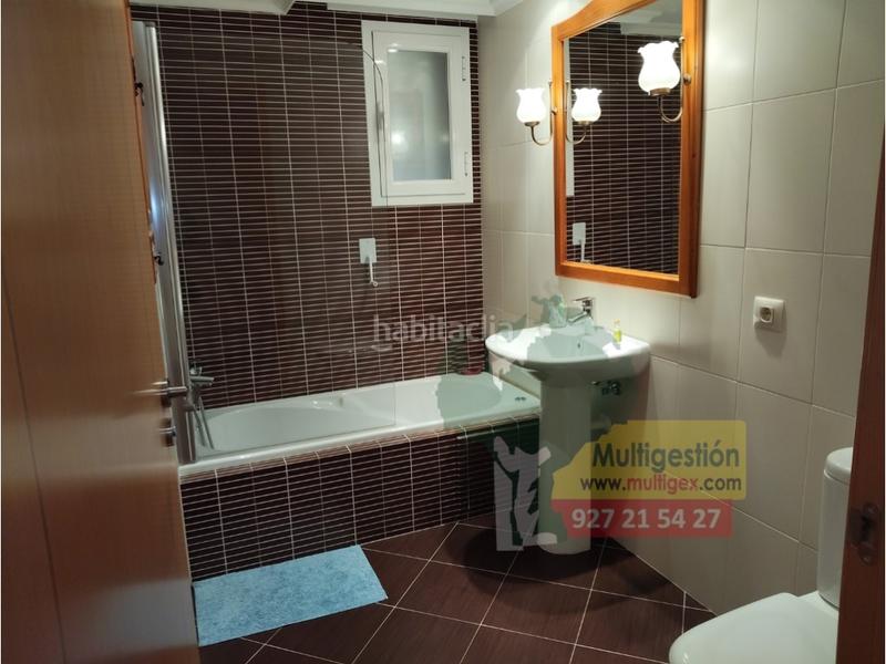 Foto ff0f599a-d488-461e-a8b6-11bedf79dd53. Rent flat with parking in Montesol - Mejostilla Cáceres