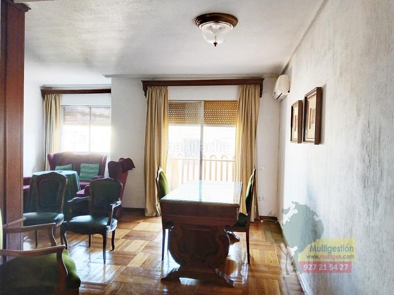 Foto 3a6c6a45-0685-4baf-98d7-b444785bade7. Lloguer apartament amb aparcament a Centro Cáceres