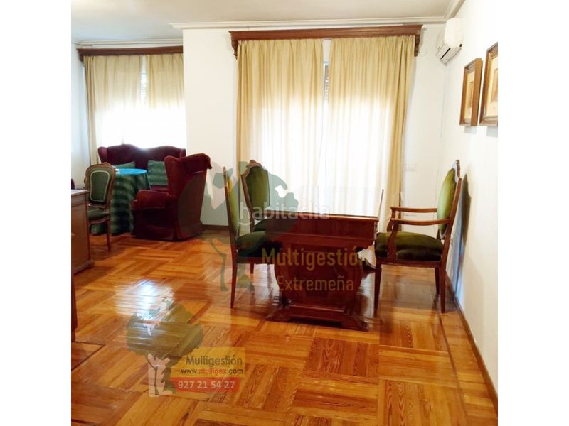 Foto 49f9e4f9-cb59-4b24-bcfb-7390dceeeda4. Lloguer apartament amb aparcament a Centro Cáceres
