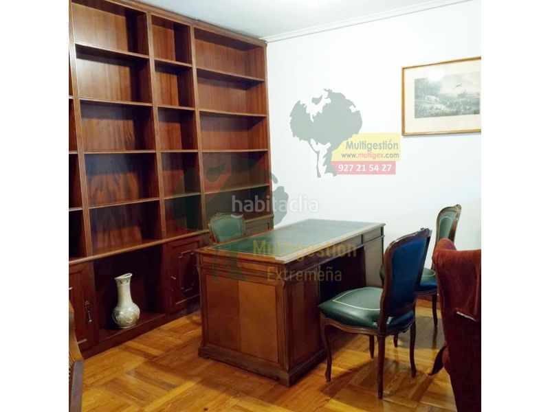 Foto a42af64c-9e60-4bb6-af6d-5d780105d4c2. Lloguer apartament amb aparcament a Centro Cáceres