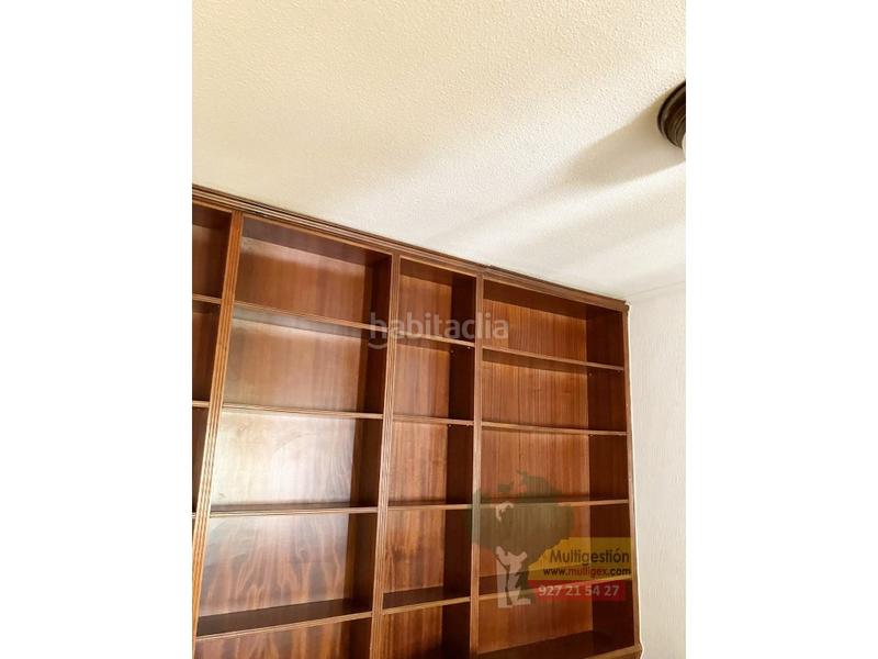 Foto e1385a42-76eb-4a35-83a7-62b81f5d1575. Lloguer apartament amb aparcament a Centro Cáceres