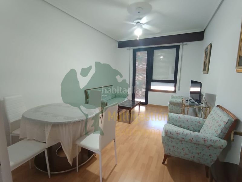 Foto 1edf12a2-3903-4a19-9121-6e3edd9ac448. Rent flat with heating in Centro Cáceres