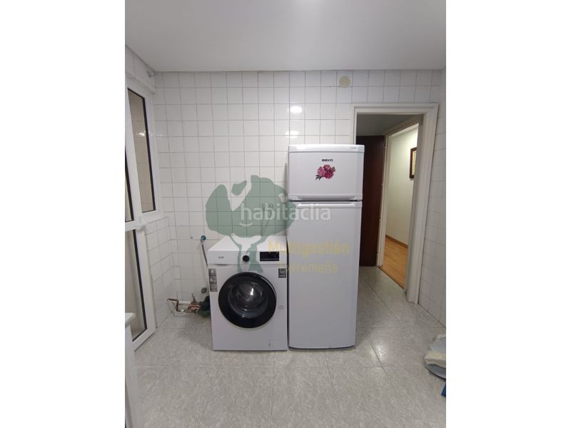 Foto c7710fe7-144c-419b-a655-4ce95634175f. Rent flat with heating in Centro Cáceres
