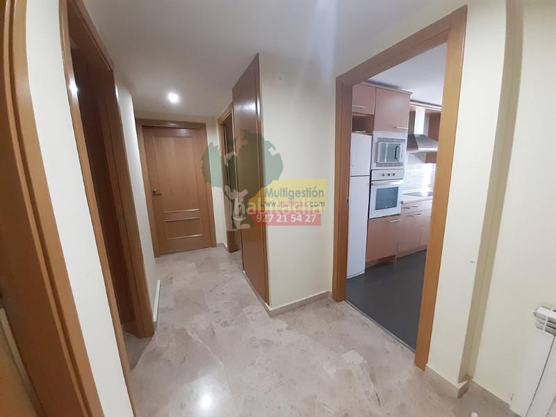 Foto 0a03d059-1cd6-482c-b07d-5d2ae3f9eb79. Alquiler piso  sin amueblar zona del rodeo en residencial. en Cáceres