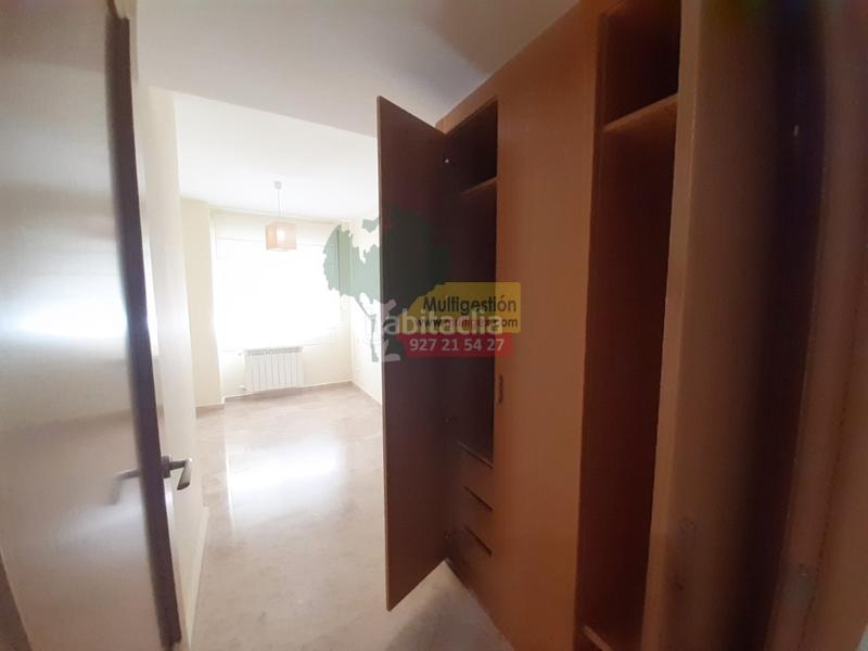 Foto 3d1c4a7e-5dd6-48ea-b2a4-7d0d8d83b773. Alquiler piso  sin amueblar zona del rodeo en residencial. en Cáceres
