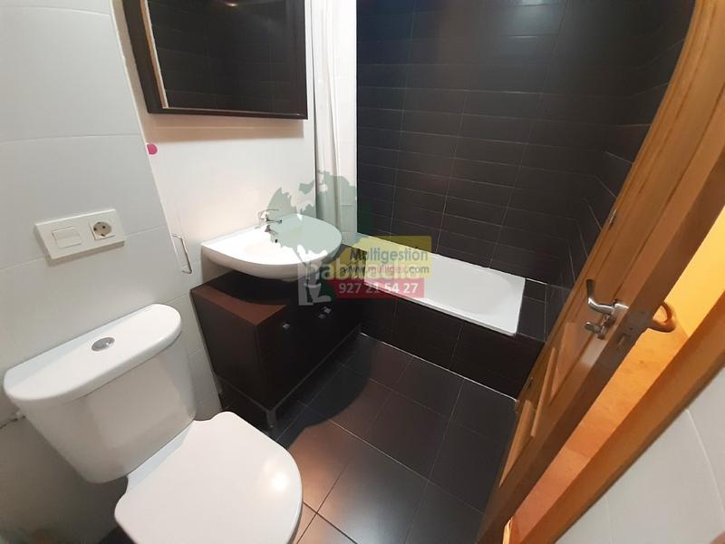 Foto 57f792a3-8e02-4551-9f23-91cb355b2101. Alquiler piso  sin amueblar zona del rodeo en residencial. en Cáceres